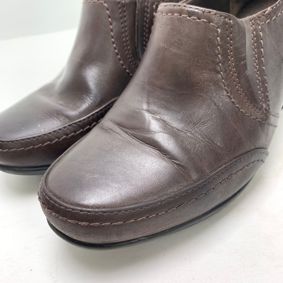 CLARKS Chocolate Brown Chunky Block High Heels Clogs Booties Leather Shoes 9 W - Picture 9 of 16